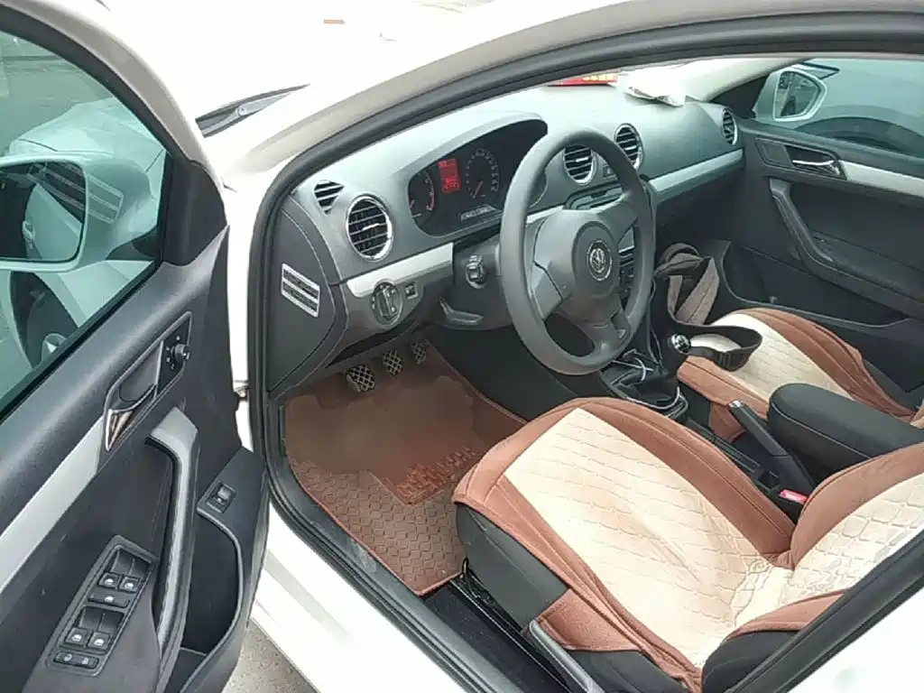 Volkswagen Jetta — миниатюра 16