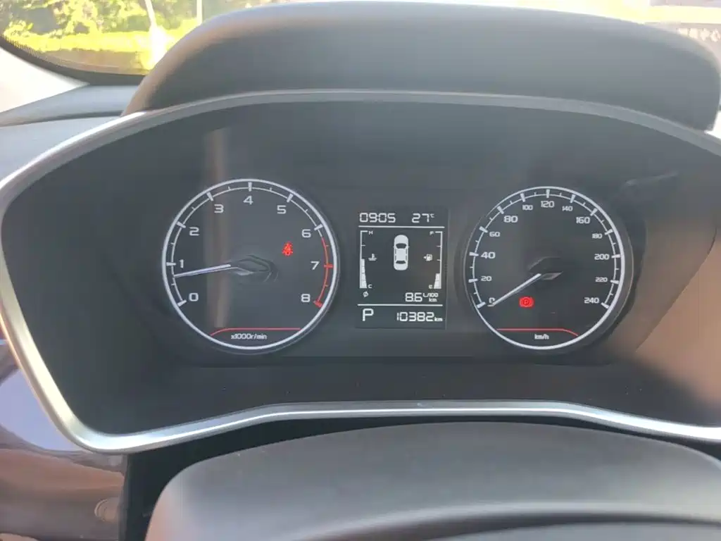 Geely Binyue — миниатюра 12