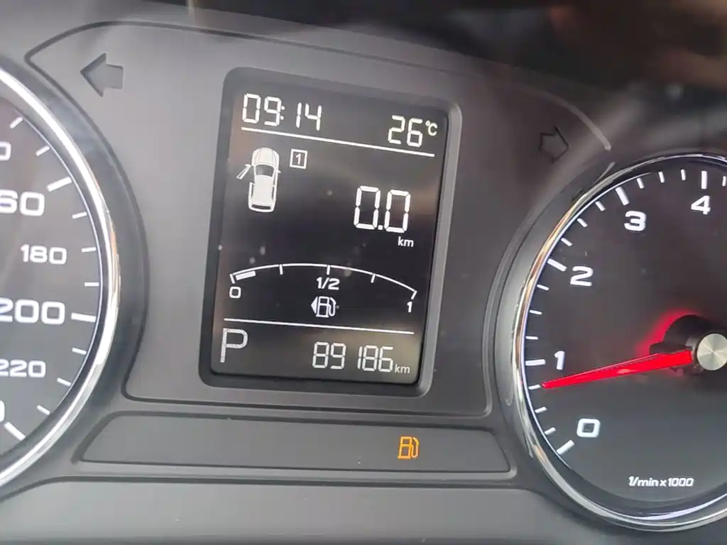 Roewe RX5 — миниатюра 12