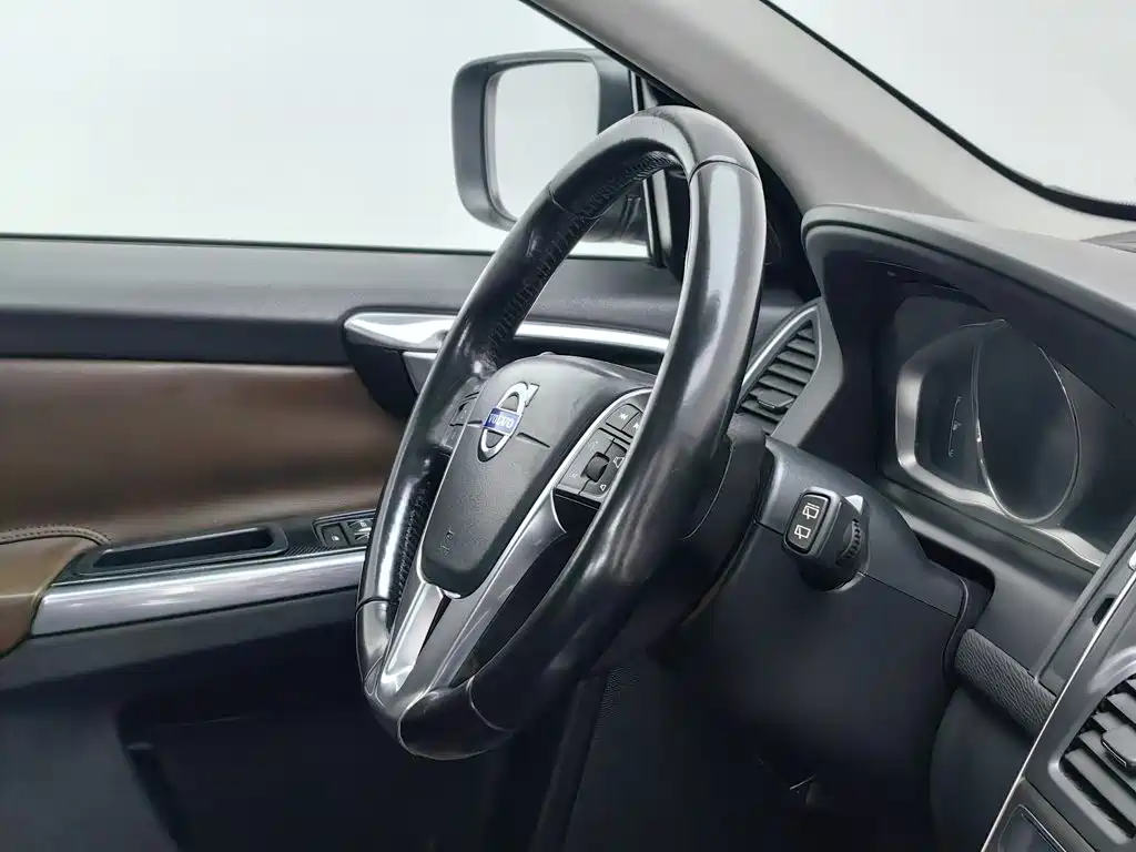 Volvo XC60 — миниатюра 22