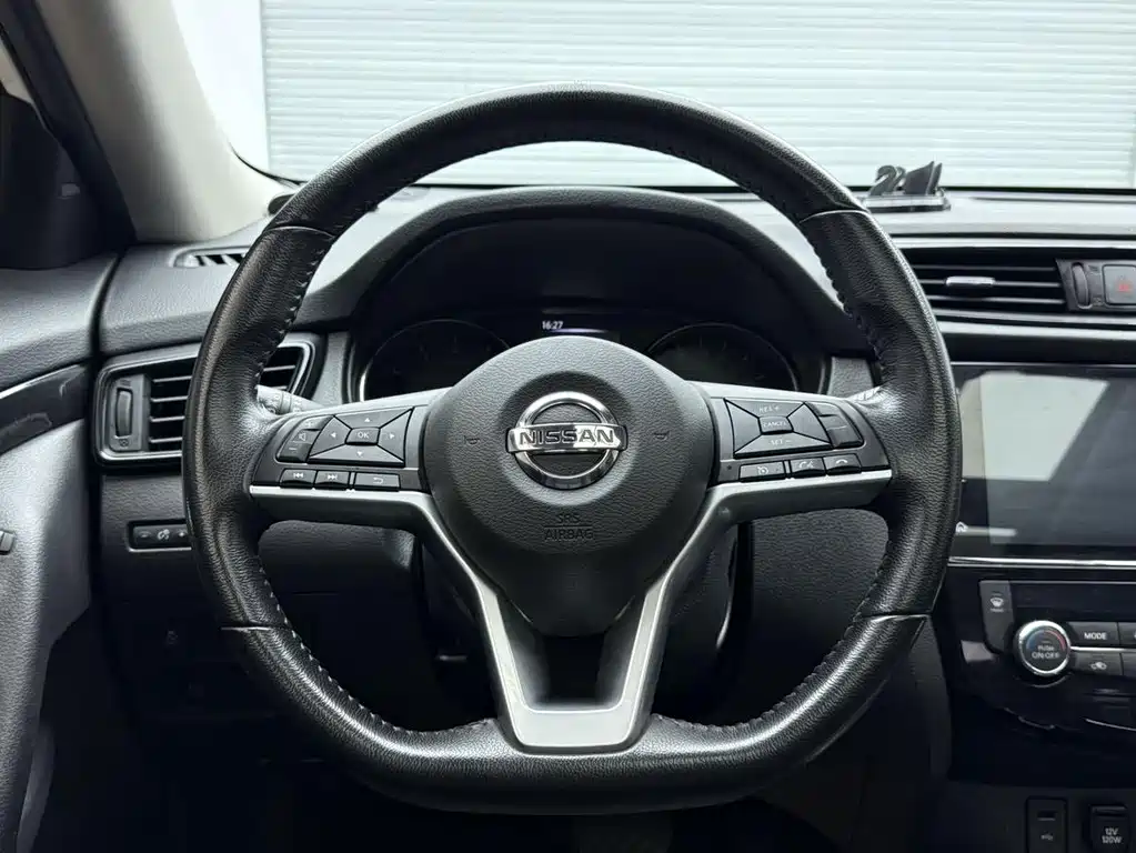 Nissan X-Trail — миниатюра 11