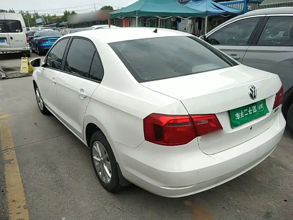 Volkswagen Jetta — миниатюра 5