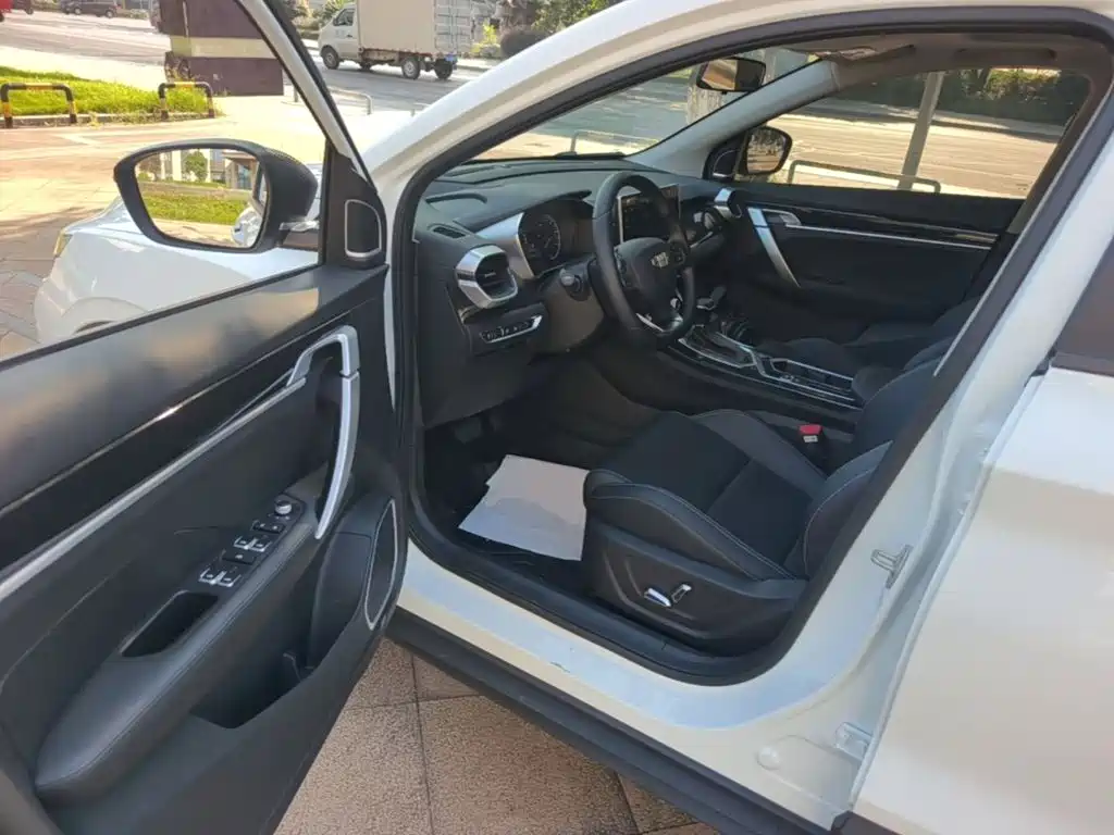 Geely Binyue — миниатюра 16