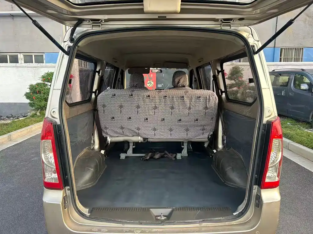 Wuling Rongguang — миниатюра 9