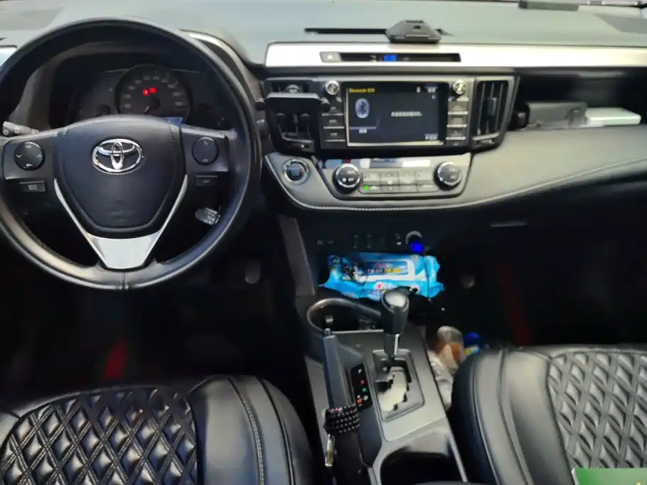 Toyota RAV4 — миниатюра 12