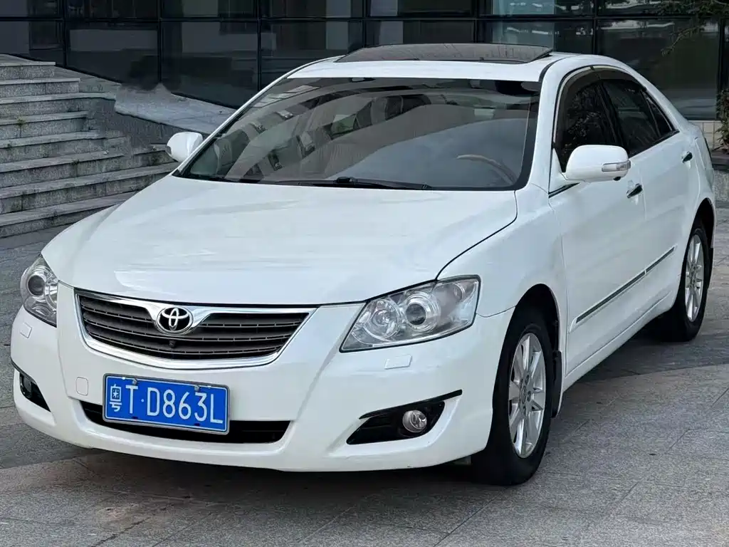 Toyota Camry — миниатюра 2