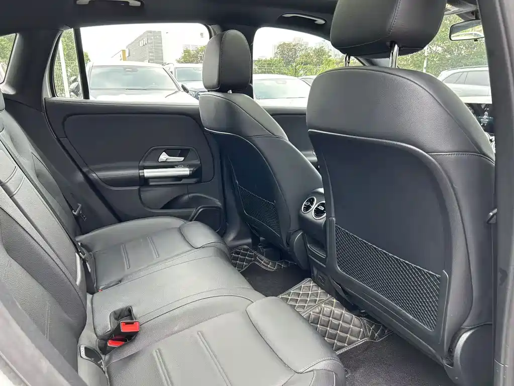 Mercedes-Benz GLA — миниатюра 13