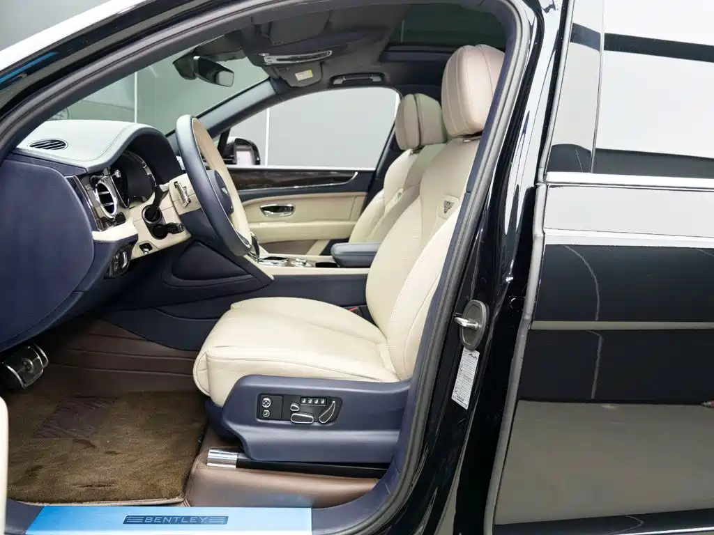 Bentley Bentayga — миниатюра 8