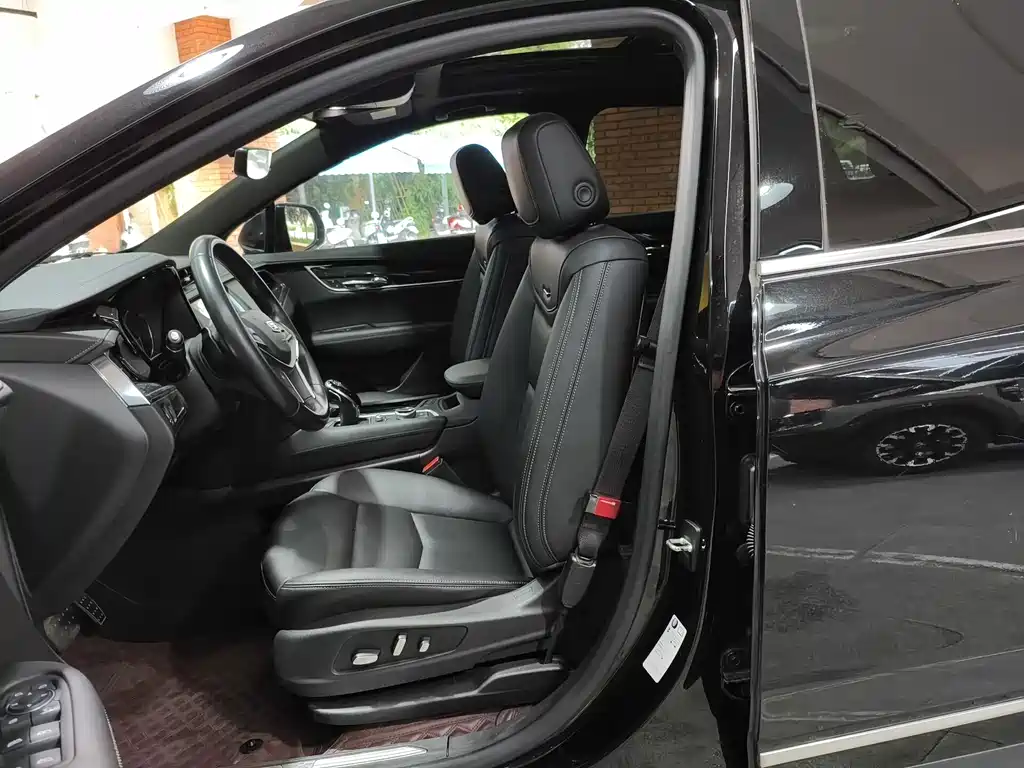 Cadillac XT5 — миниатюра 8