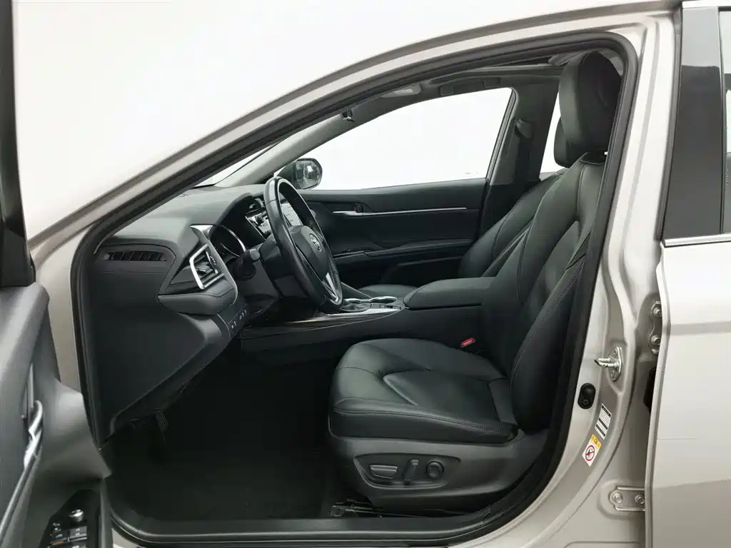 Toyota Camry 2018 2.0G Luxury