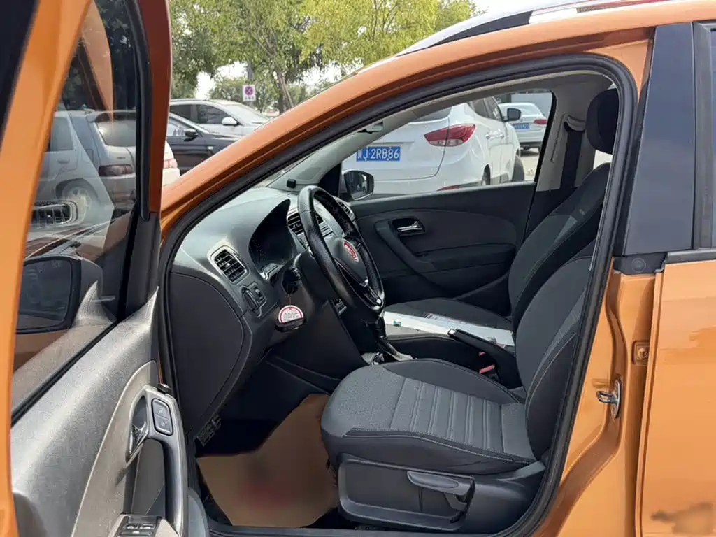 Volkswagen Polo — миниатюра 9