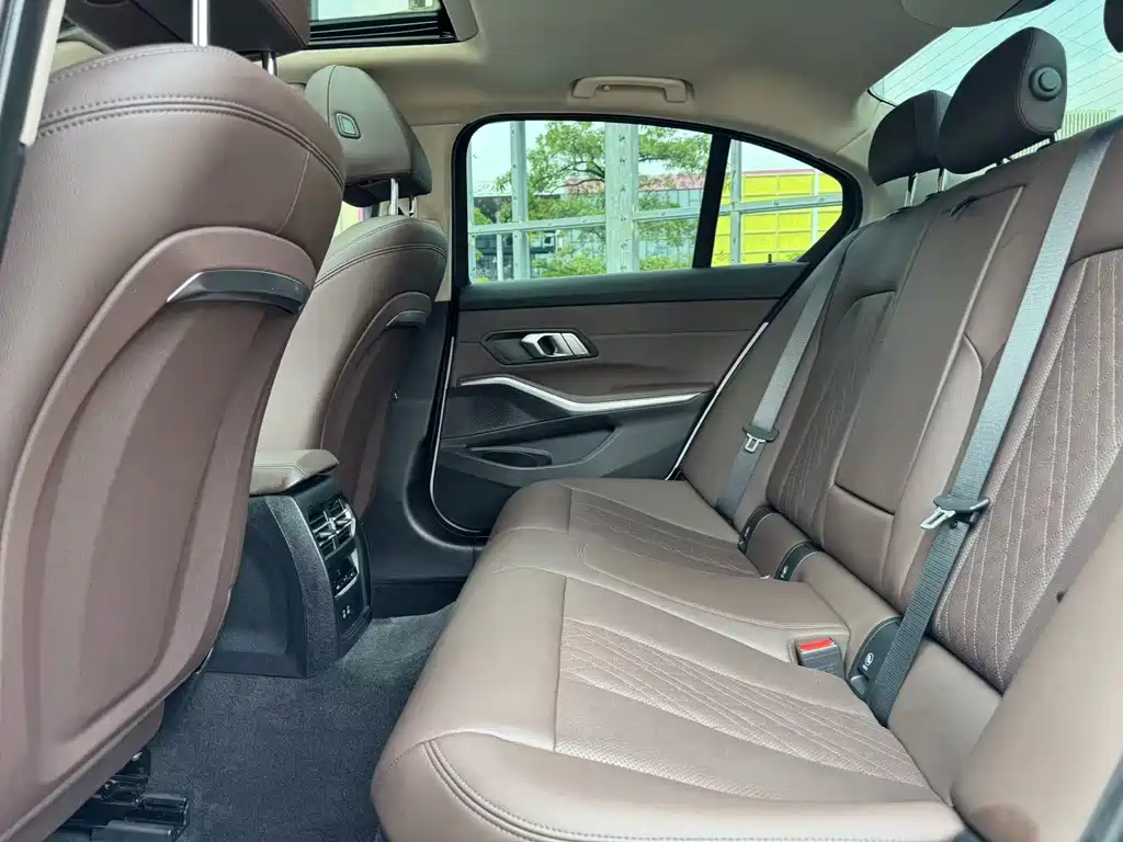 BMW 3 Series — миниатюра 8