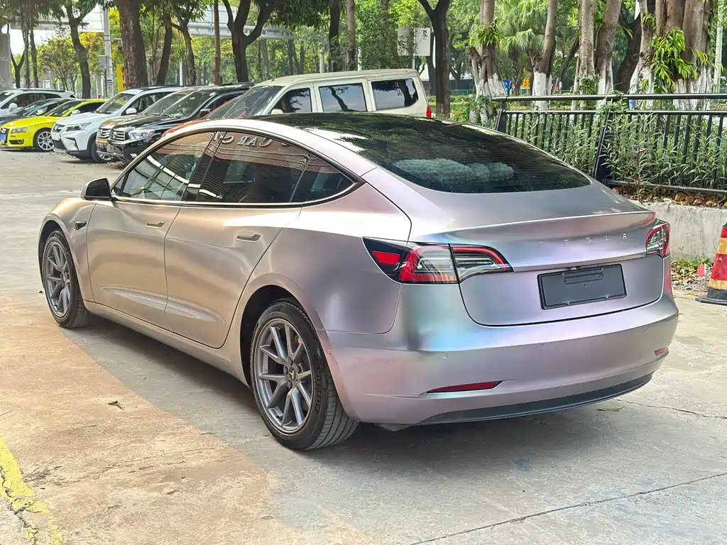 Tesla Model 3 — миниатюра 12