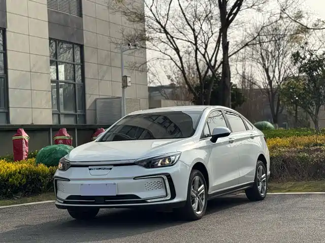 BAIC BEIJING EU5 2022