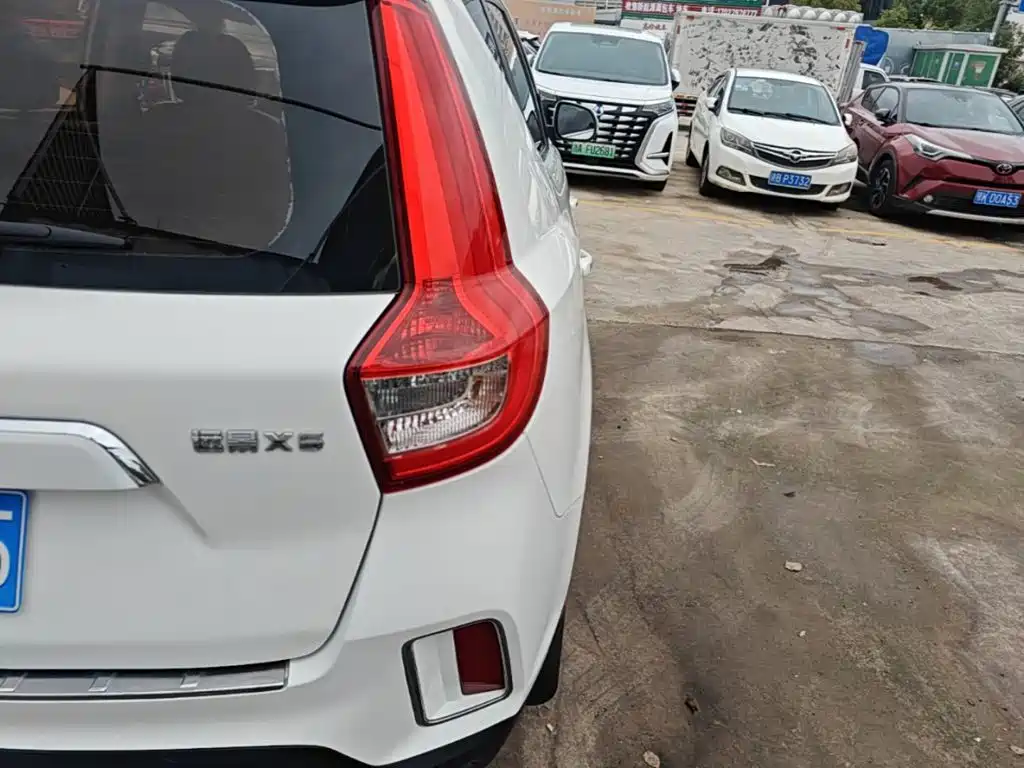 Geely Vision X6 — миниатюра 8