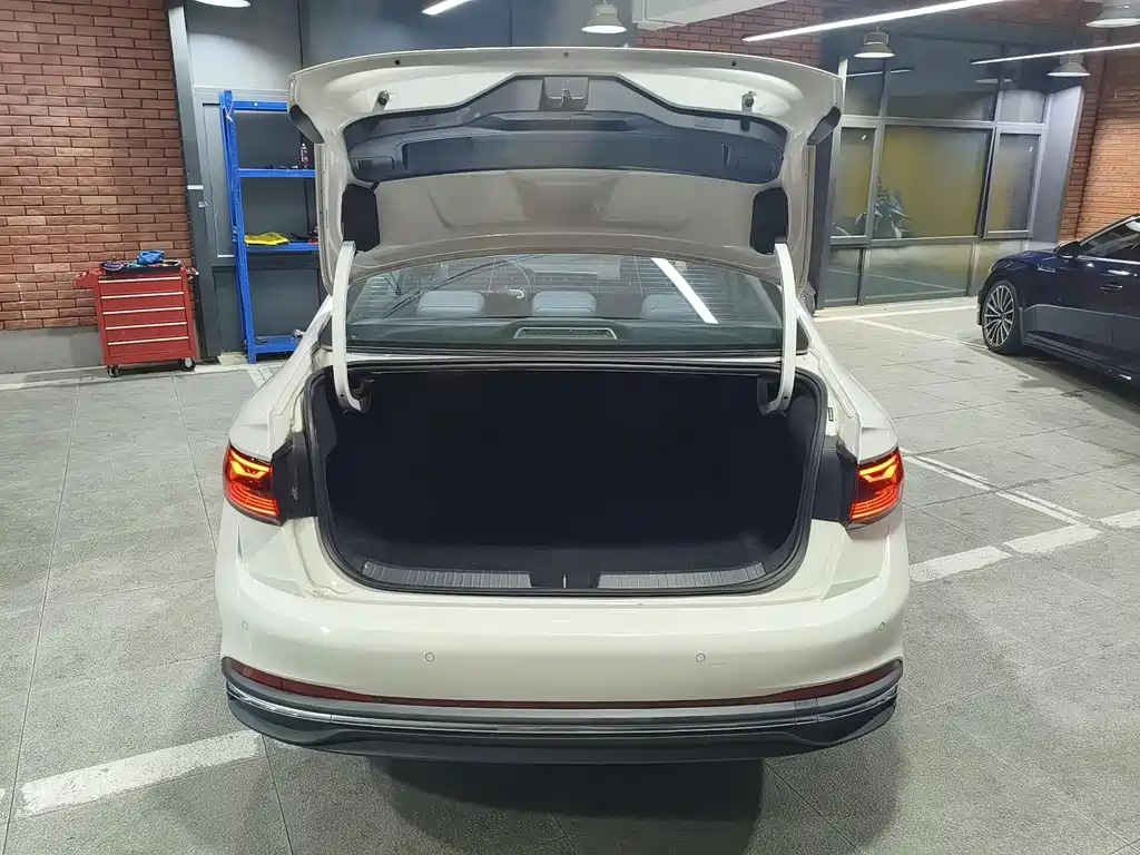 Volkswagen Sagitar — миниатюра 20