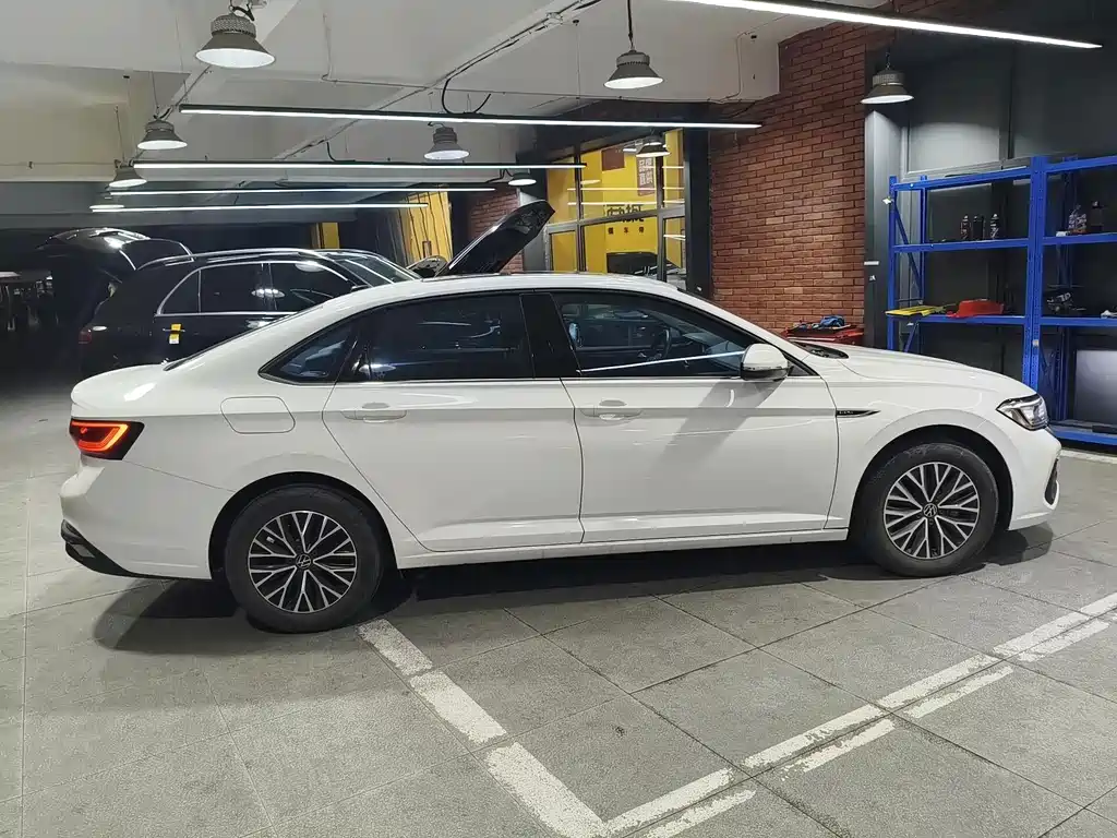 Volkswagen Sagitar — миниатюра 5