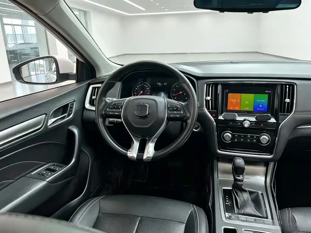 Roewe i6 Classic — миниатюра 7