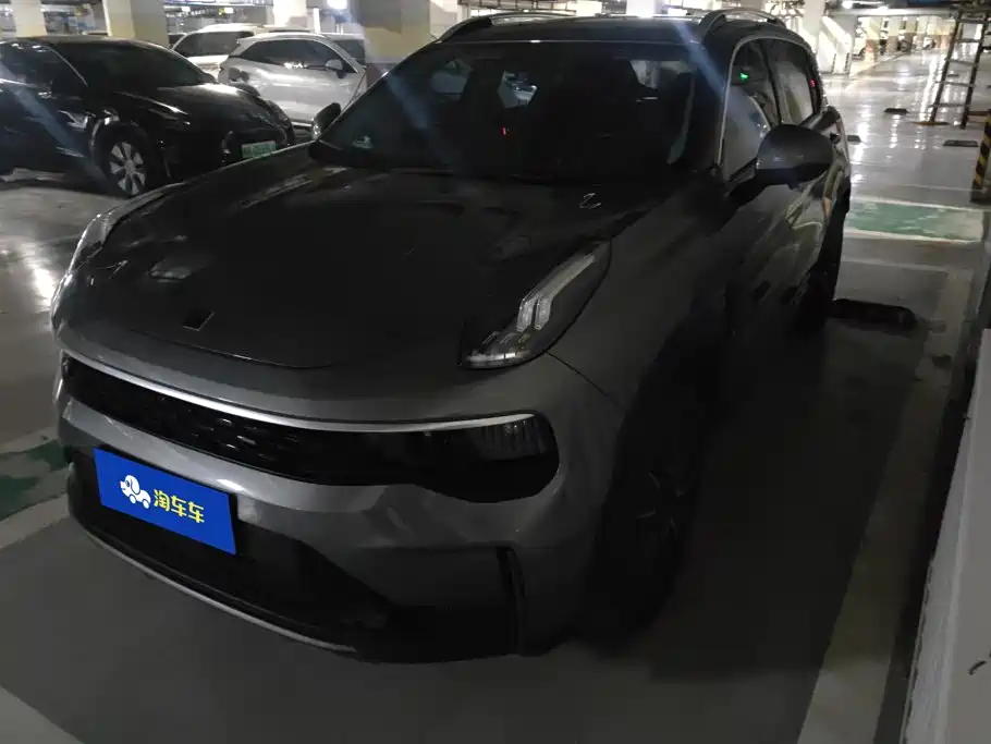 Lynk & Co 01