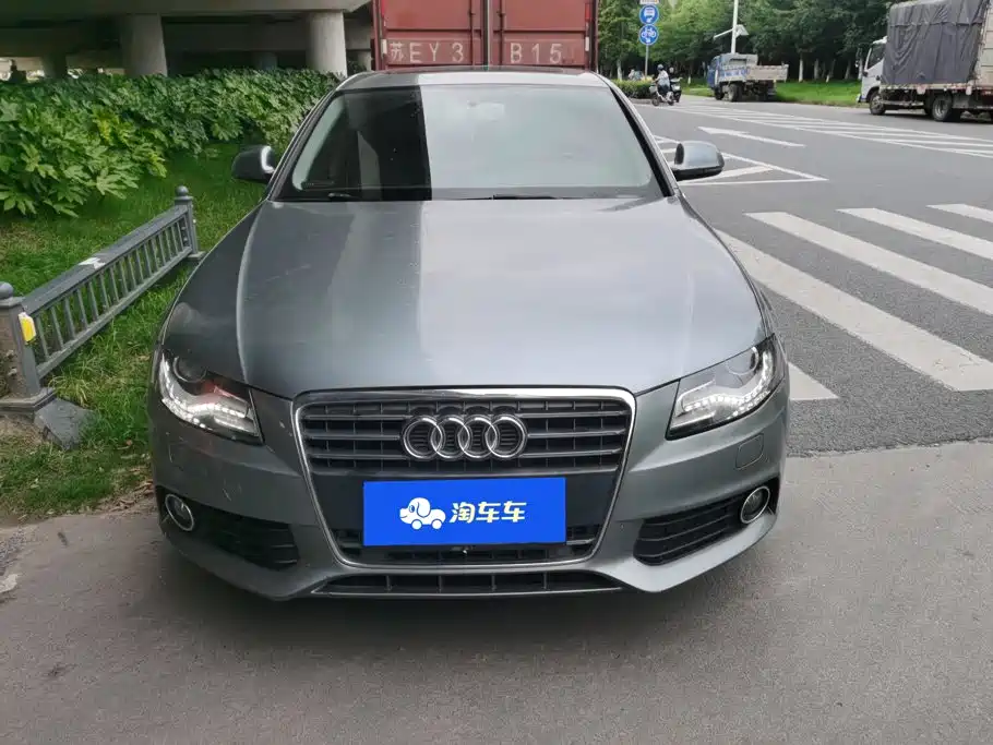 Audi A4L 2011 2.0 TFSI