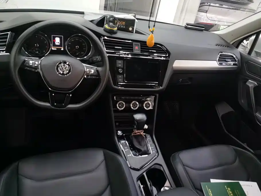 Volkswagen Tiguan L — миниатюра 12