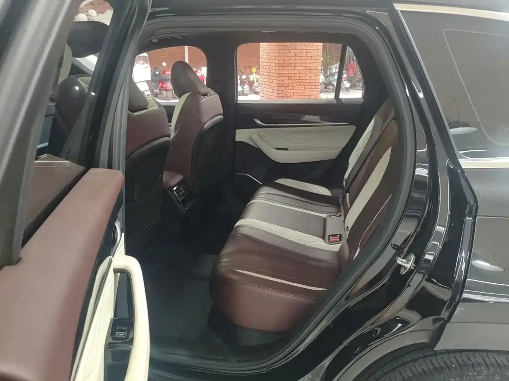 Geely Xingyue L — миниатюра 10