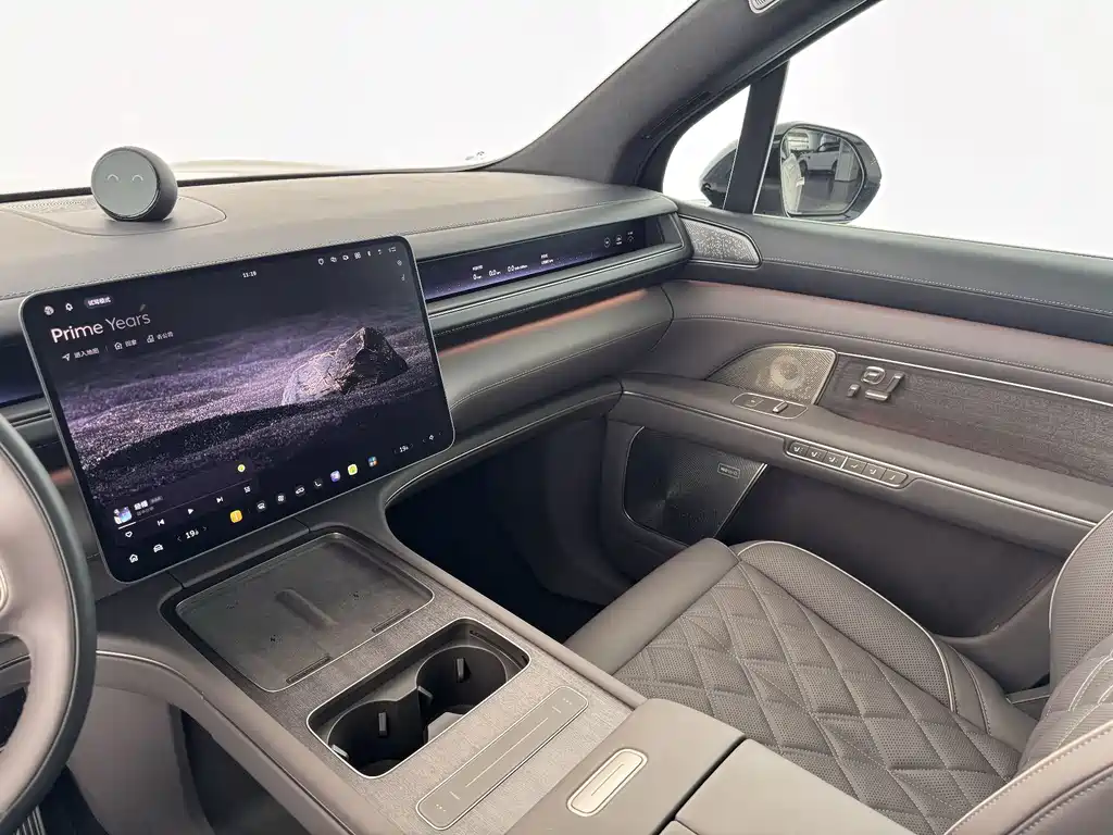 NIO ES8 — миниатюра 16