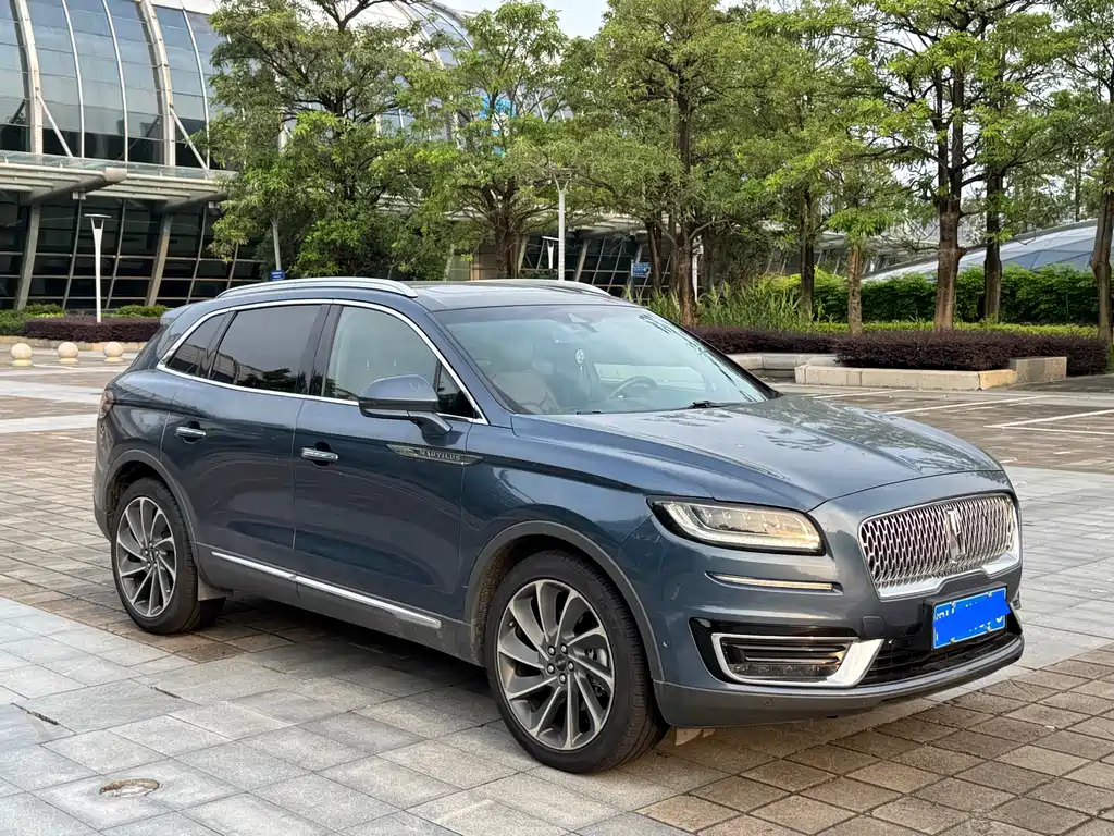 Lincoln Nautilus 2019 2.7T V
