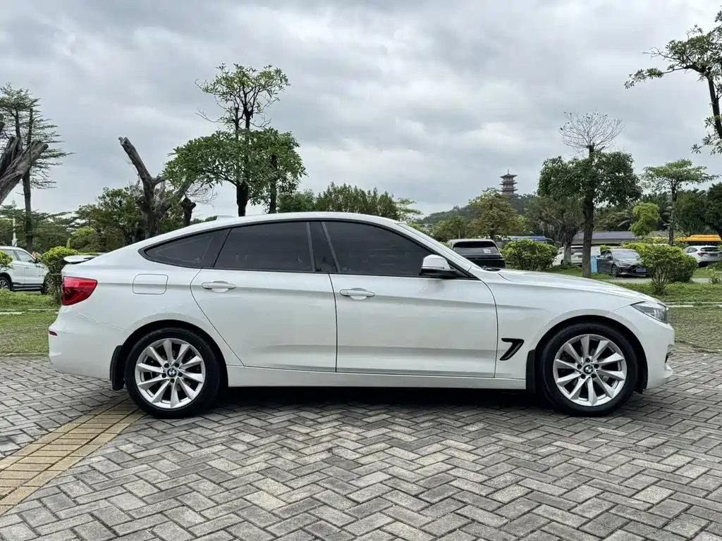 BMW 3 Series GT 3 GT 2019 320i M Sport