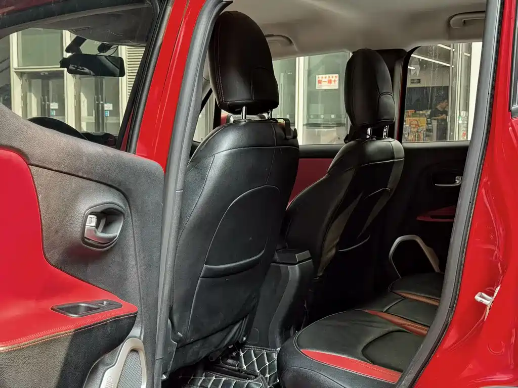 Jeep Renegade — миниатюра 6