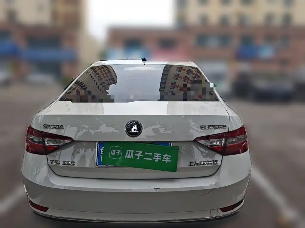Skoda Superb — миниатюра 3