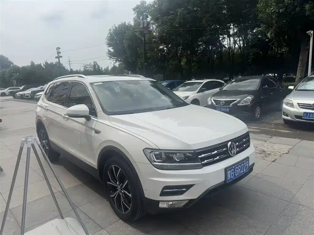 Volkswagen Tiguan L L 2019 330TSI AT Luxury VI