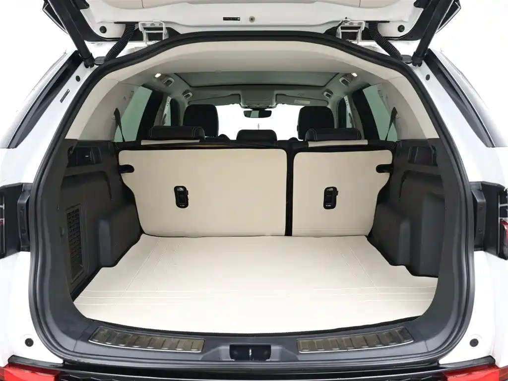 LAND ROVER DISCOVER NEW ENERGY SOURCES FOR SPORTS