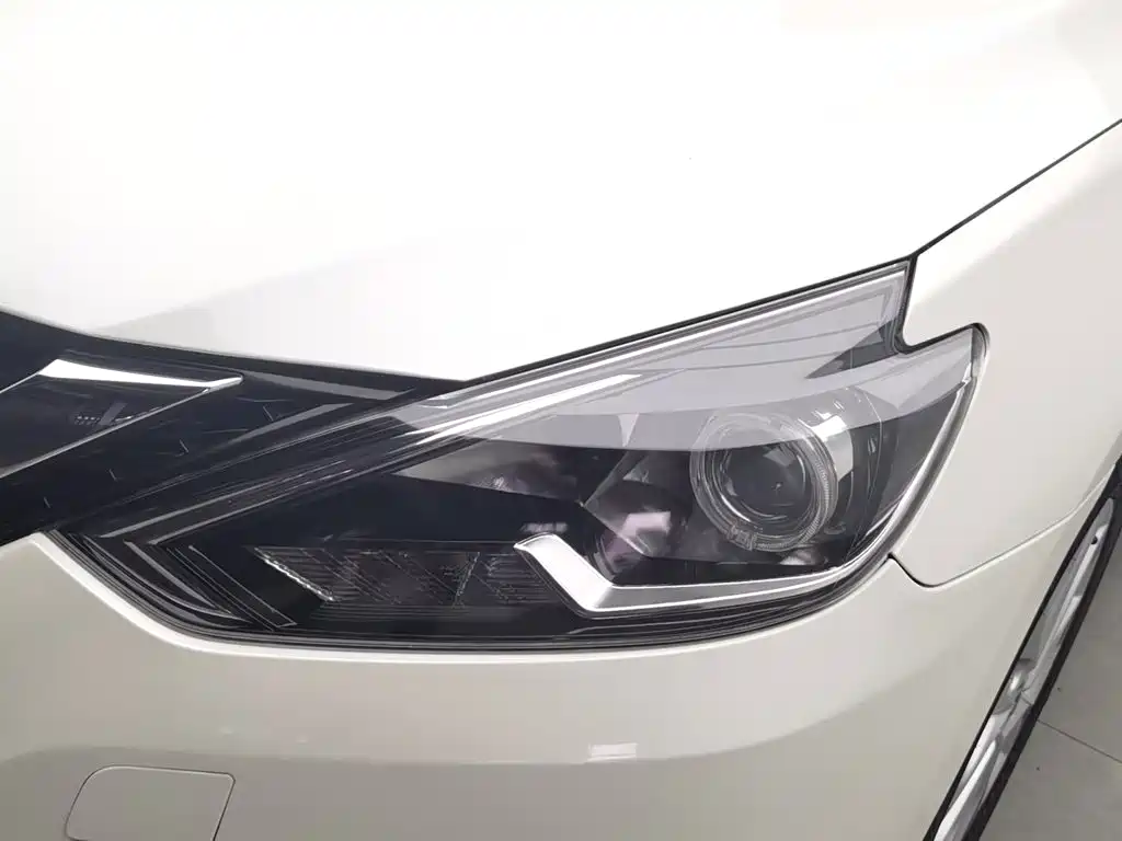 Nissan Sylphy — миниатюра 7