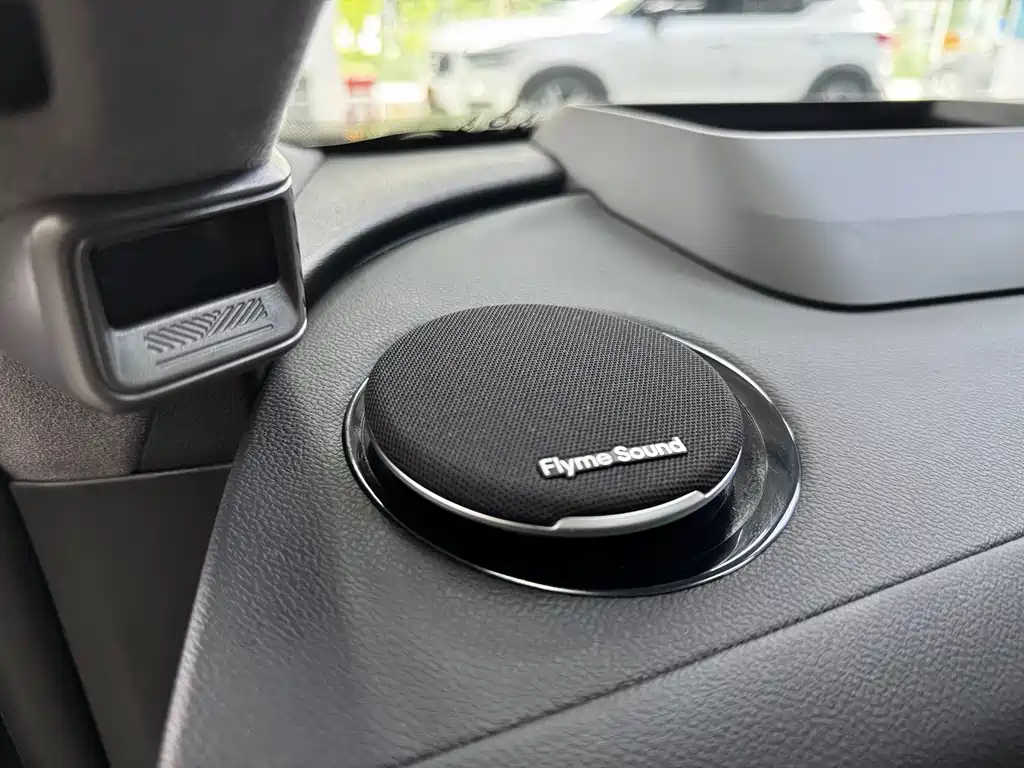 Geely Galaxy Galaxy 8 8 2025 130km EM-P