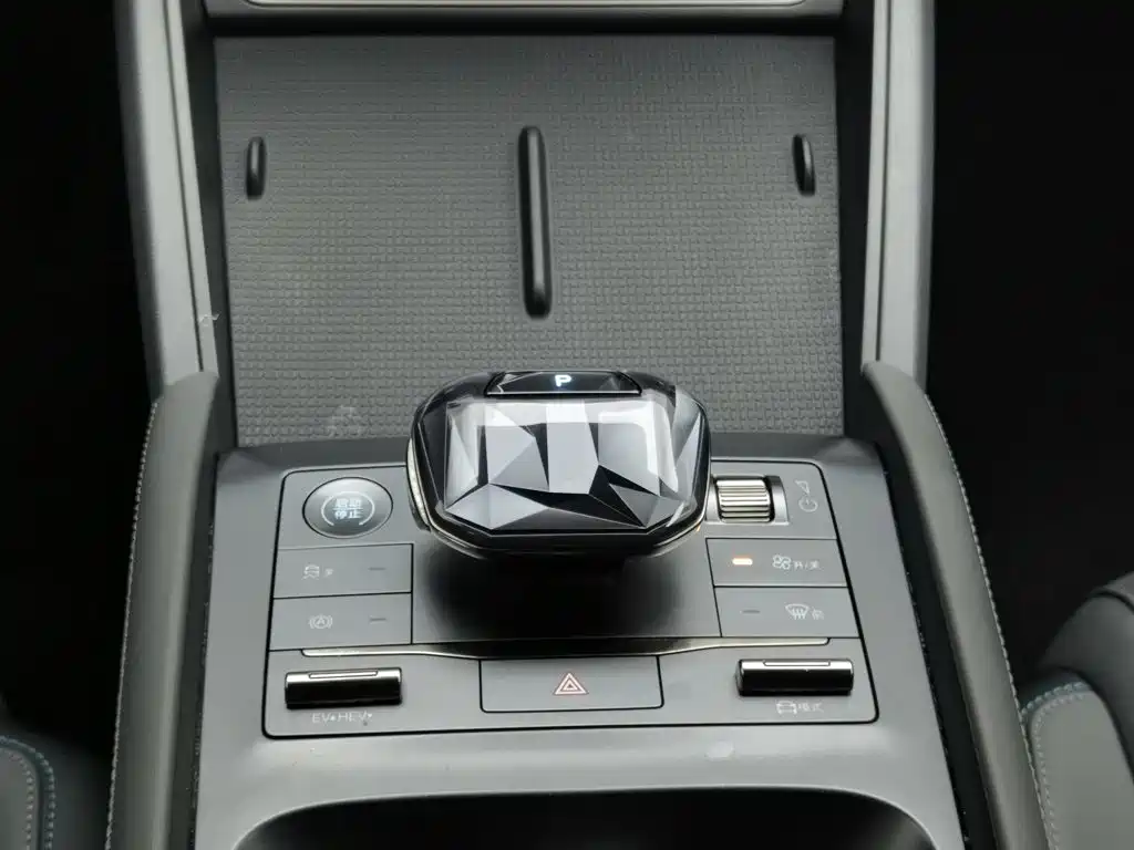 BYD Qin L — миниатюра 13