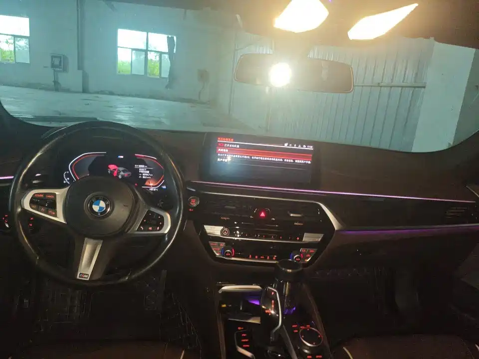 BMW 5 Series — миниатюра 3