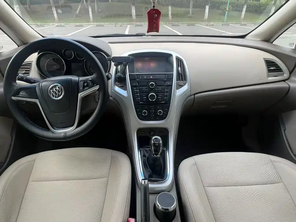 Buick Excelle — миниатюра 7