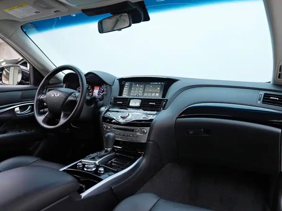 Infiniti Q70 — миниатюра 8