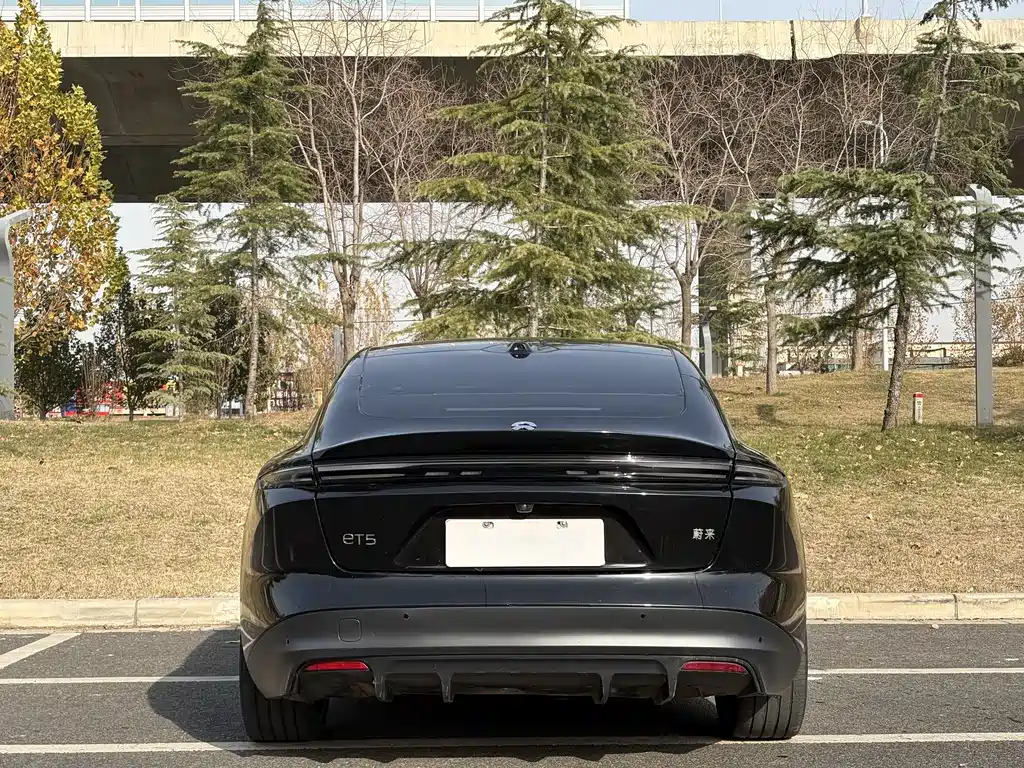 NIO NIO ET5
