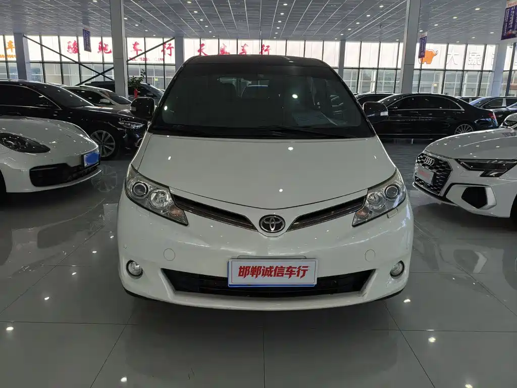 Toyota Previa — миниатюра 2