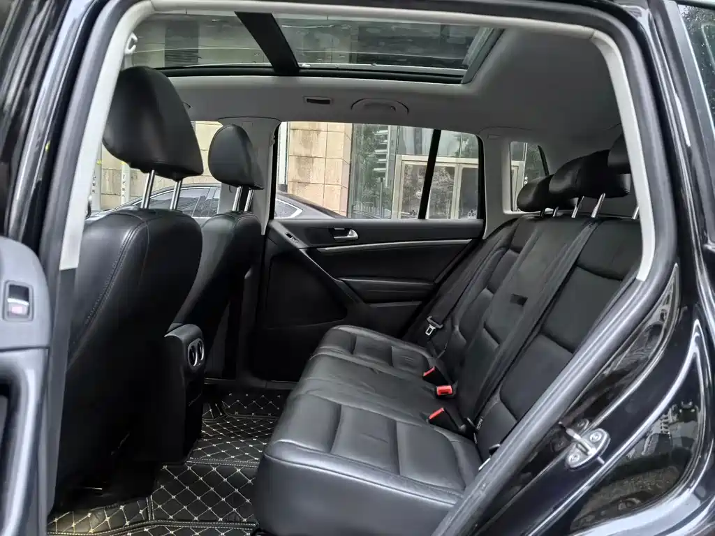 Volkswagen Tiguan — миниатюра 8