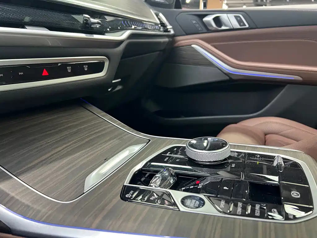 BMW X7 — миниатюра 12