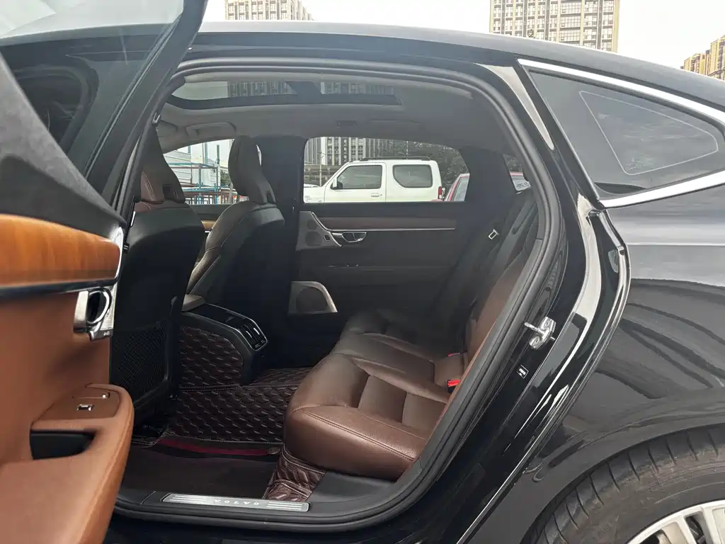 Volvo S90 2019 T5