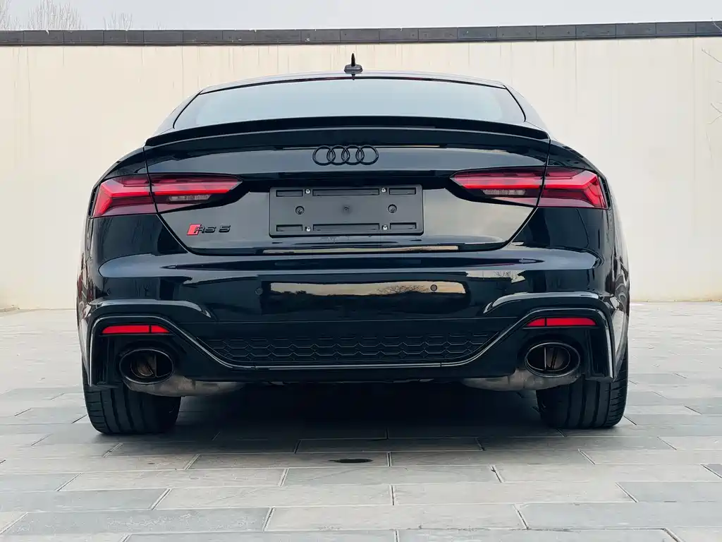AUDI RS 5