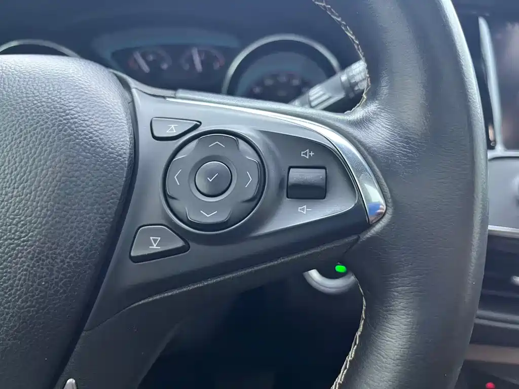 Buick Envision Plus — миниатюра 8