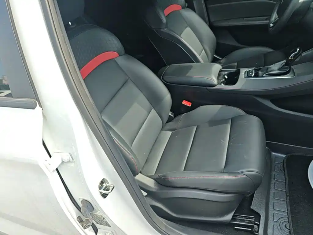 MG MG5 — миниатюра 25
