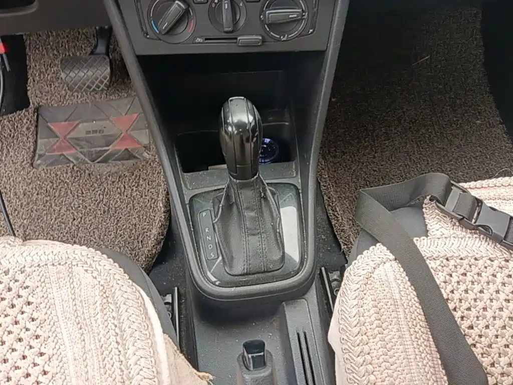 Volkswagen Santana — миниатюра 13