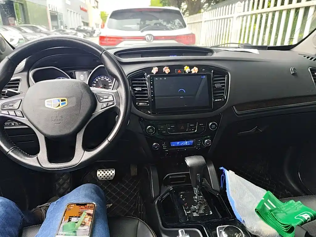 Geely Haoqing SUV — миниатюра 10