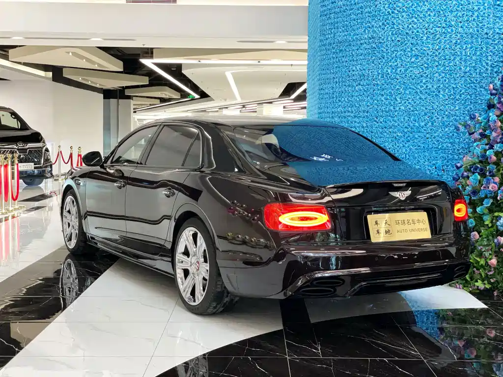Bentley Flying Spur — миниатюра 12